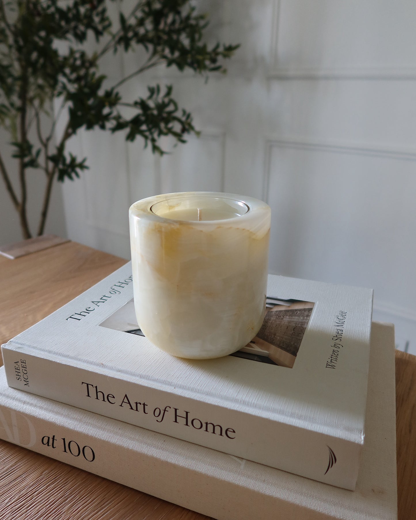 WHITE ONYX REFILLABLE CANDLE
