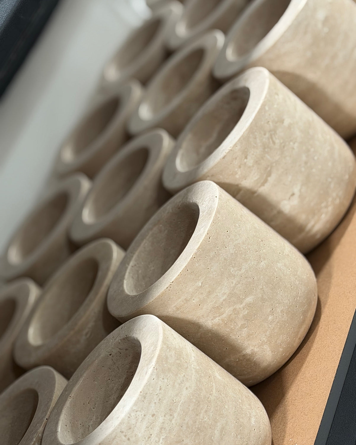 TRAVERTINE REFILLABLE CANDLE
